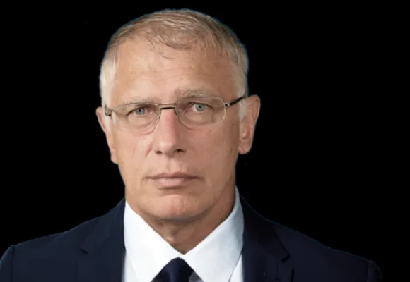 $40 Trillion Debt Warning: Doug Casey Sees Greater Depression Risk for US Economy