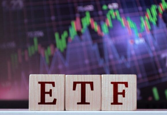 Bitcoin, Ether ETFs Pull In $2.6B in Strongest Week Since October