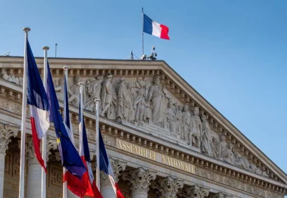 French Assembly Narrowly Adopts Stablecoin Swap Tax Proposal